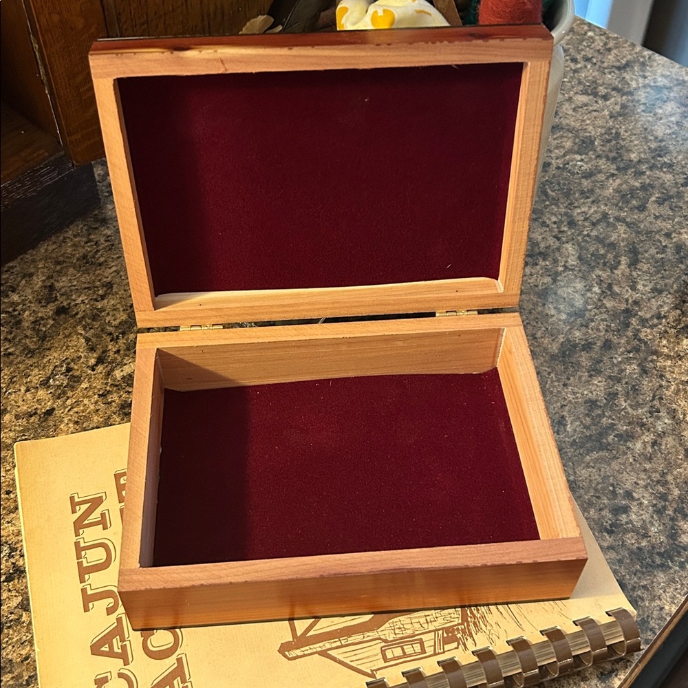 Handcrafted Cedar Trinket Jewelry Box - Picture 4 of 11